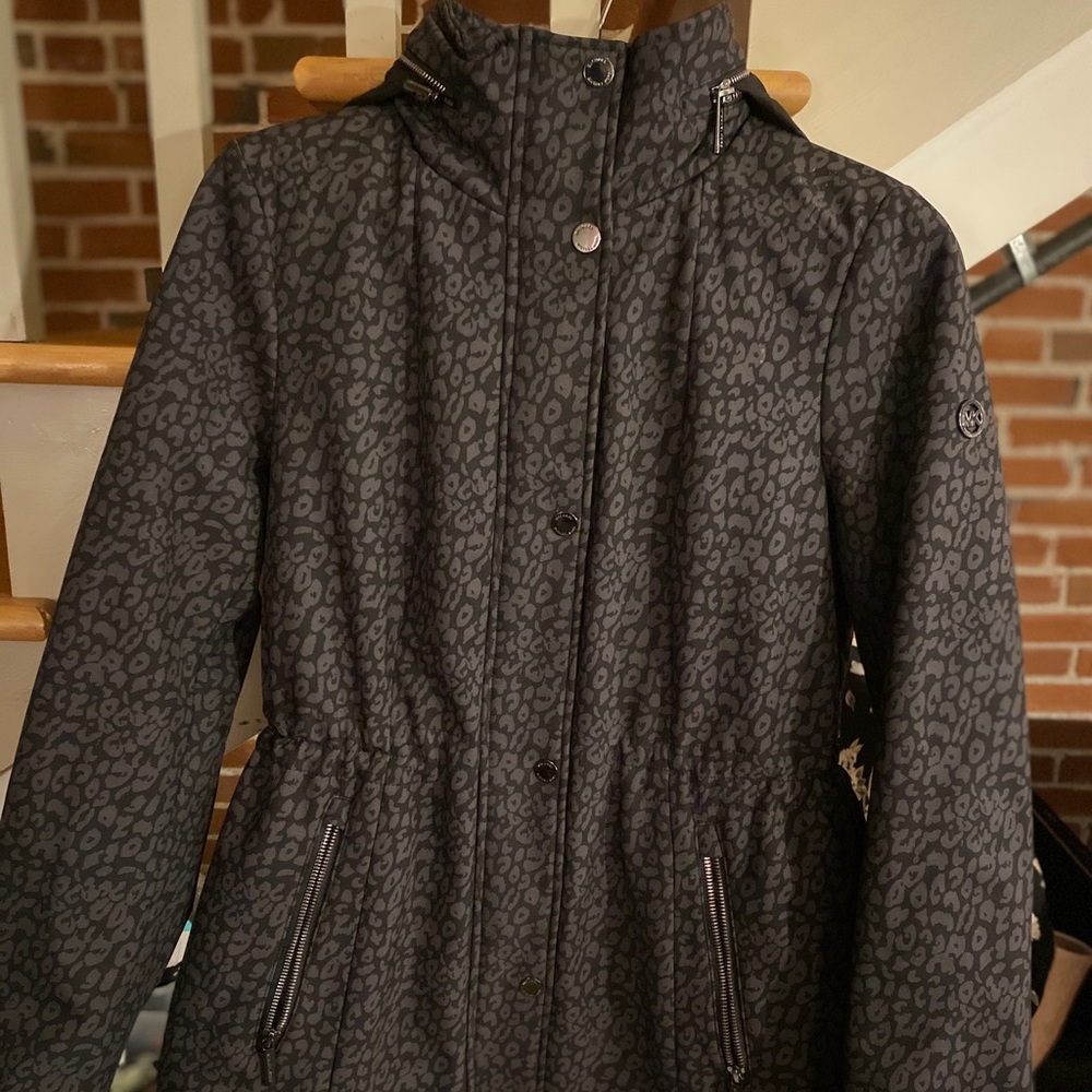 Michael korrs (black cheetah) pea cote